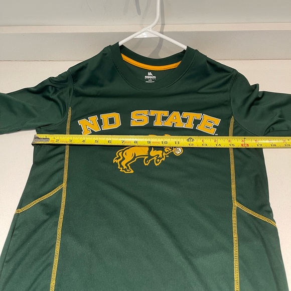 North Dakota State NDSU Bison Dri fit T-shirt men’s small - Picture 4 of 8